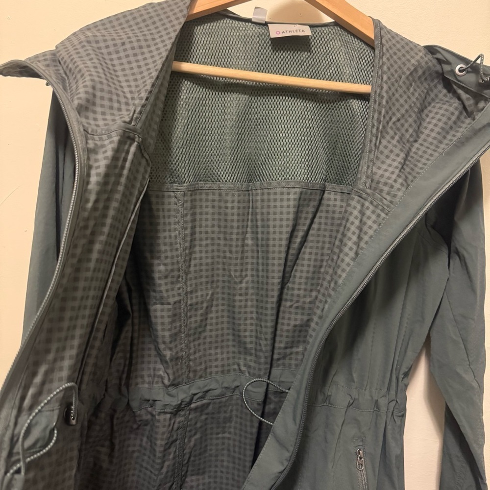 Athleta Overcloud Jacket Womens Navy Hood Nylon Zip Front Pocket Caped Size S - Picture 8 of 10